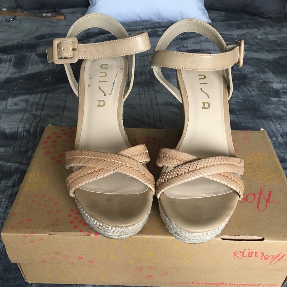 Woman’s wedges